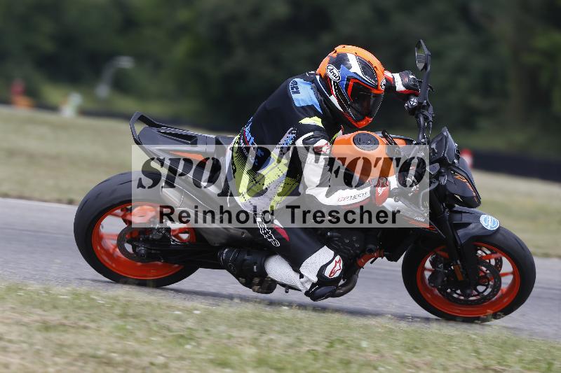 /30 23.06.2025 Get Faster Caremotion ADR/Rider Academy gruen/backside
